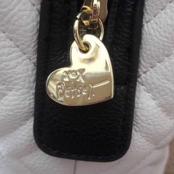 NWT Betsey Johnson Bow Bucket Sholder Bag Purse - Picture 7 of 8